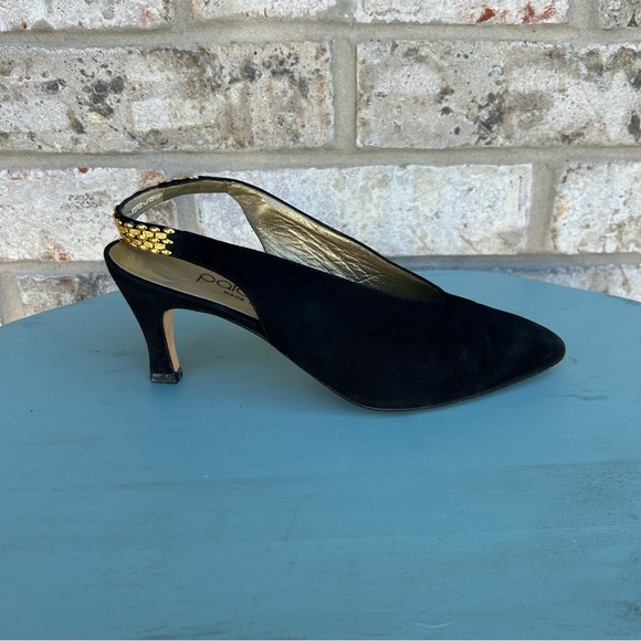 Vintage Paloma Made in Italy Size 6 Black Suede Strap Heel with Gold Detail - Picture 2 of 7